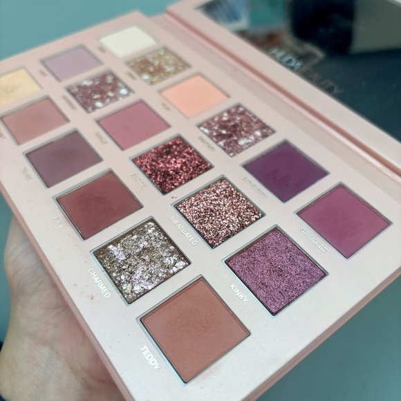 Hudson Beauty Nude - Picture 3 of 7